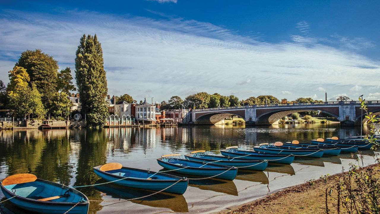 Отель The Mitre, Hampton Court Кингстон на Темзе Экстерьер фото The River Thames at Hampton