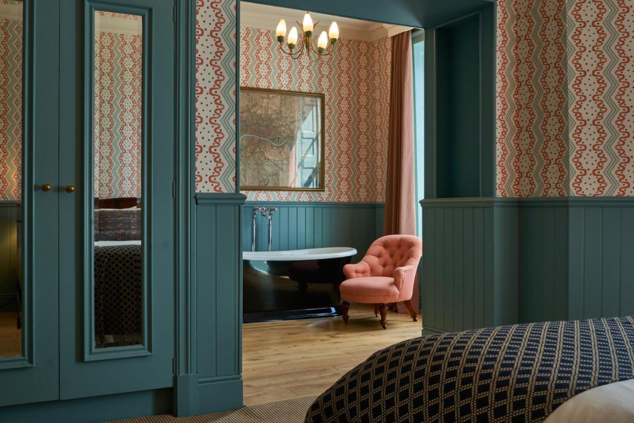 Отель The Mitre, Hampton Court Кингстон на Темзе Экстерьер фото