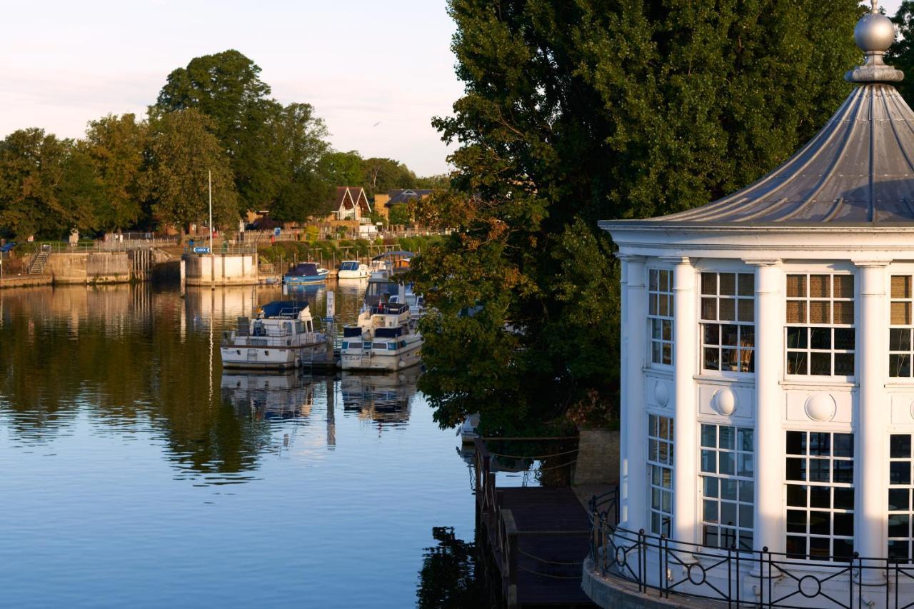 Отель The Mitre, Hampton Court Кингстон на Темзе Экстерьер фото The River Wey at Farnham