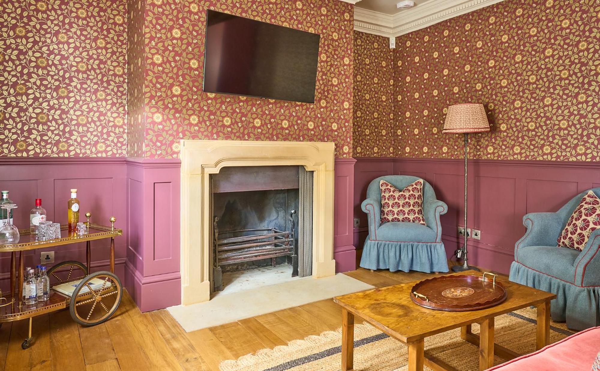 Отель The Mitre, Hampton Court Кингстон на Темзе Экстерьер фото The Drawing Room