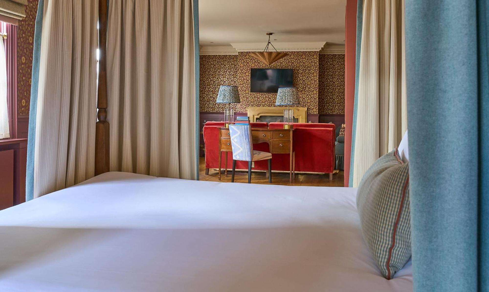 Отель The Mitre, Hampton Court Кингстон на Темзе Экстерьер фото A room at the hotel
